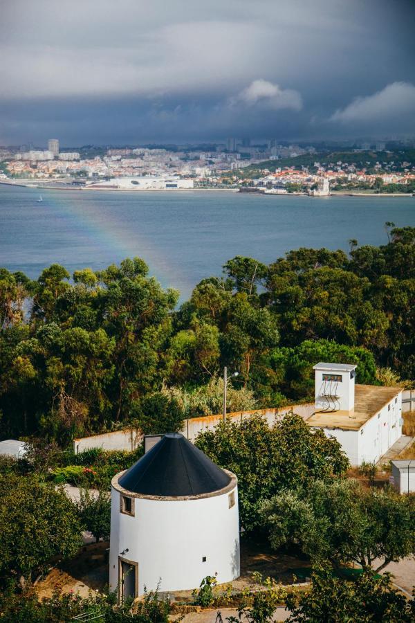 카파리카 Ola Belem! Cozy Windmill, Stunning Views To Lisboa B&B 외부 사진