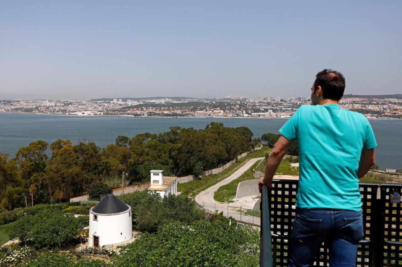 카파리카 Ola Belem! Cozy Windmill, Stunning Views To Lisboa B&B 외부 사진